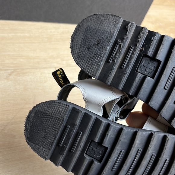 Dr. Martens Unisex-Child Klaire, SIZE 2 US - Picture 7 of 7